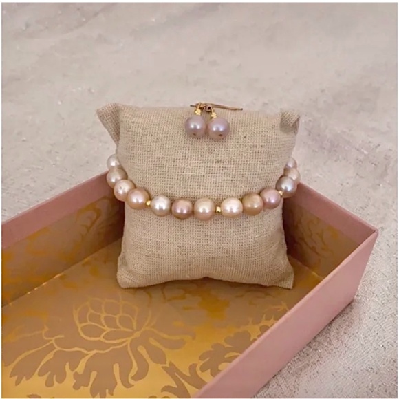 🪞 NEW authentic cultured pearl brilliant nudes luminous bracelet earrings set - Picture 3 of 12